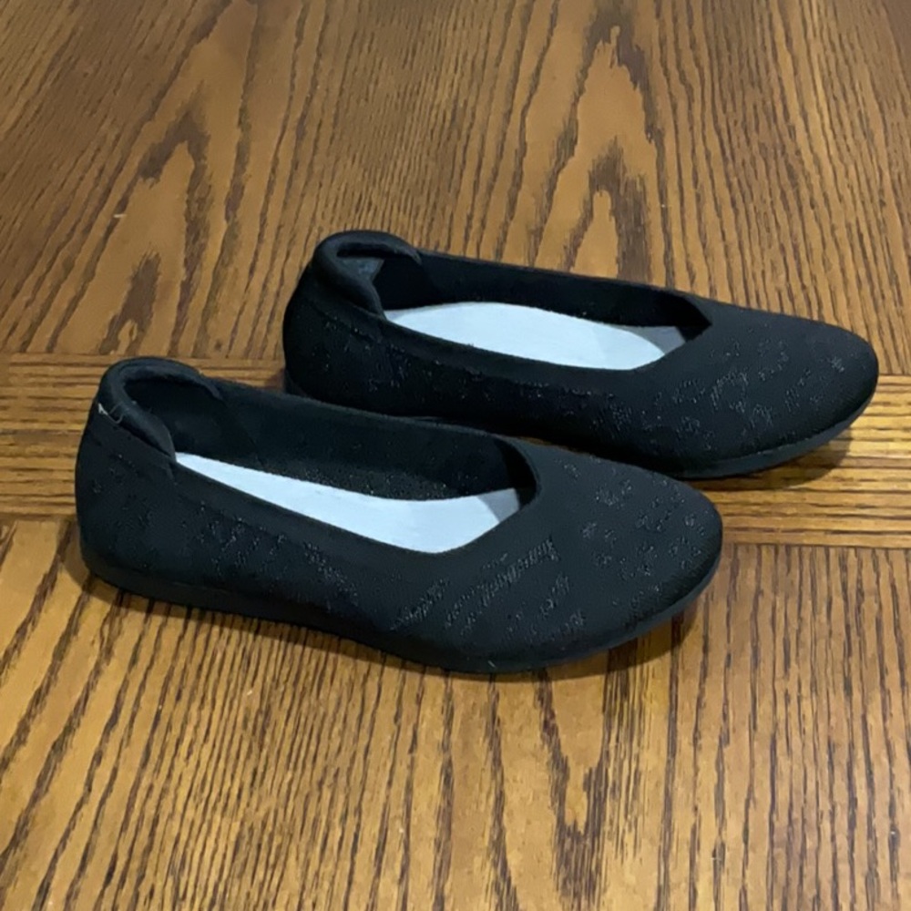 Clark’s Cloudsteppers Black Mettallic Pattern Women's Flats soft padded heel